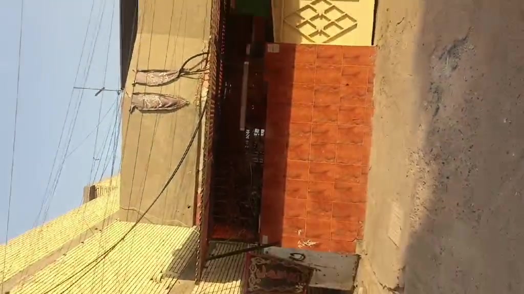 السلام عليكم بيت ب ام نجم 75 قرب ساحة الأحرار قاط واحد السعر 120 بي مجال ***********
