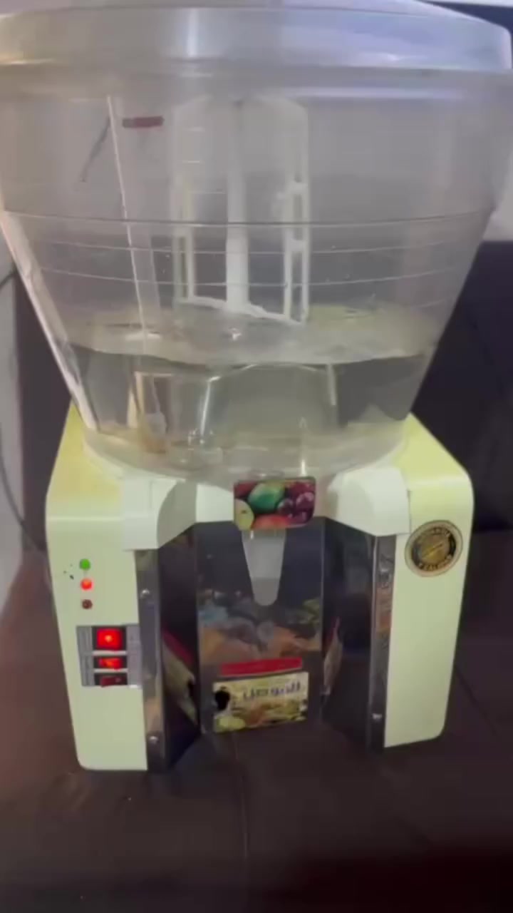 براد لبن او عصير للبيع بسعر مناسب اتصل متواجد هنا ‏‪0773 809 3406‬‏
