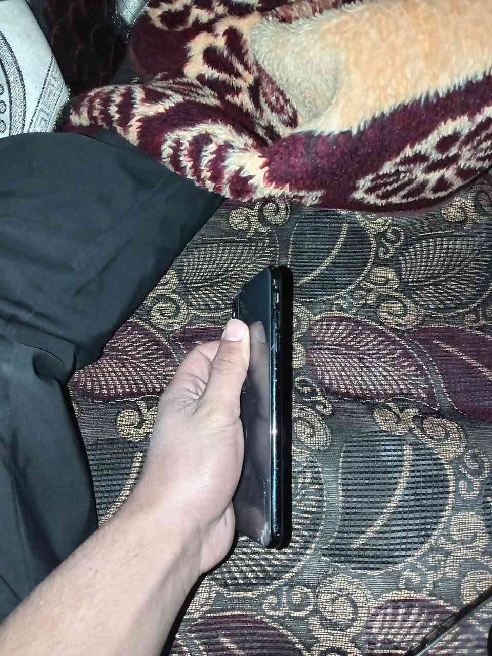 عندي اكس ماكس ما مبدل بي شي بطارية 78 ذاكرة 64 فقط  بصمة الوجه متوقفة مراوس ببوكو او ايباد 9 وشعندك نزل


**إذا كنت صاحب هذا الإعلان وتريد حذفه لأي سبب، رجاءا أرسل رسالة إلى الدعم الفني**