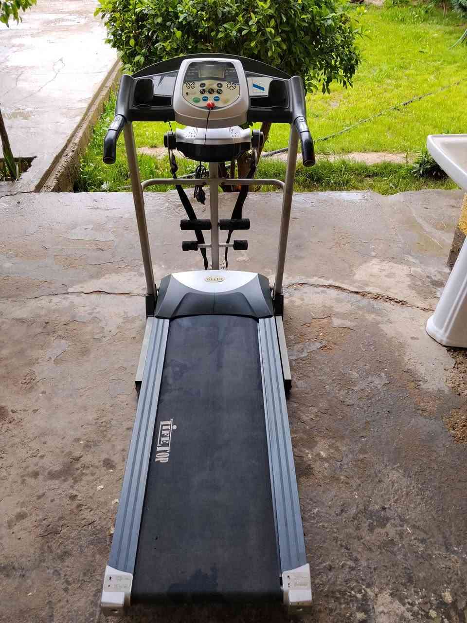 السلام عليكم،، يوجد جهاز جري للبيع استعمال قليل نقص كارت السعر200الف و بيه مجال العنوان بغداد 17سويب للاستفسار الاتصال على الرقم***********او الاتصال على الواتساب نفس الرقم
