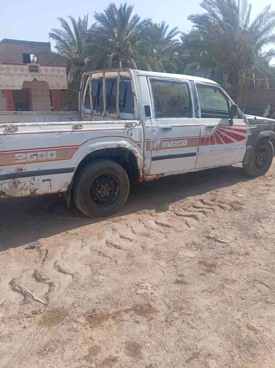 سلام عليكم بيكم مازده موديل 93 سياره جاهزه بيهه فقط باب الوره سائق سياره حلوه كير ومحرك شرط رقم ذي قار لماني السعر 12 الاتصال ***********
