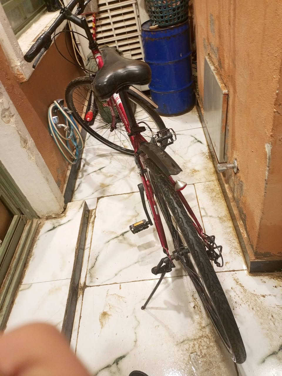 سلام عليكم بيسكل جديد والله صارلي سبوع من اخذته بس اريد اشتري دراجه وجاي ابيعه بيسكل جديد 6 نمر حجم 27 سعر 110 وبي مجال بسيط العنوان بغداد ابو دشير رقم الهاتف بي وتساب ***********
