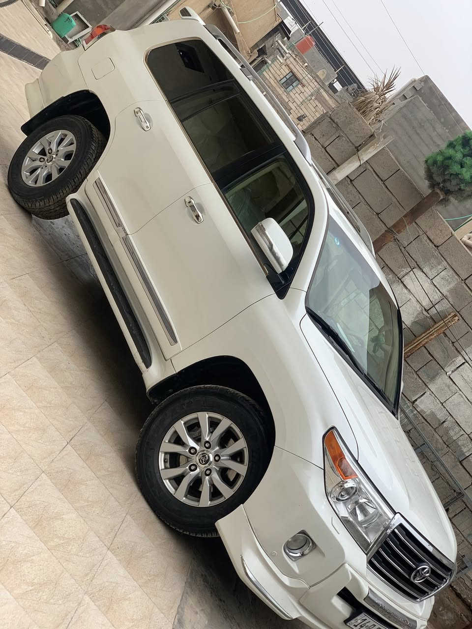 ‎سلام عليكم لاندكروز جكساره للبيع مديل ٢٠١٤ محرك ٦ سلندر السياره بيه بارد بل داير مال الباب والجاملغ جهة اليسار وتكحيل بجاملق جهة اليمين الامامية كما موضوح بالتقرير  ماشية ٢١٩ الف حقيقي رقم بصره الجديد بأسمي تحويل ثاني يوم   سعرها ( 355) وبيه مجال كير ومكينة كفاله  تخم ديلوب تايرات حداديه العنوان البصرة ابي الخصيب رقم الهاتف ***********
‎مواصفات:1-فتحة بانورما 
‎2 كشنات جلد لون بيجي 
‎3-  كشن كهرباء 
‎4- تبريد ثلاث قطع 
‎5- كامرا خلفية +شاشه
‎6-  بلوجكترات و لايتات زنون ثلاث الون
