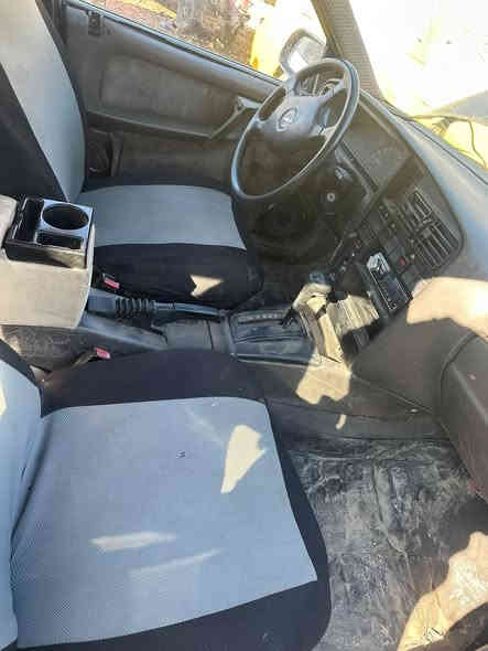 اوميكا 1991
كير توماتيك شواصي نضيفه 
بدون خيسان
سعر22ورقه
واتساب***********
