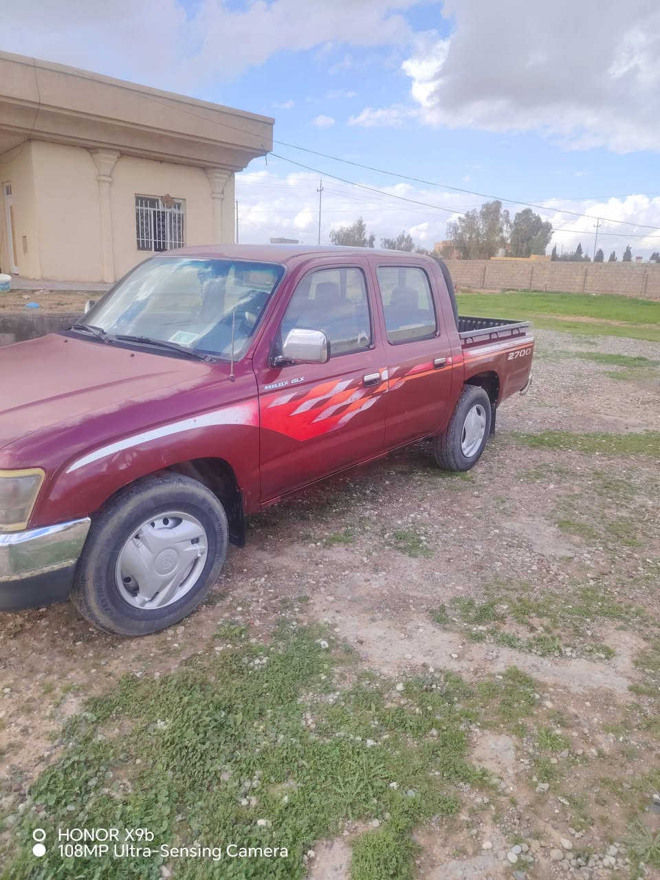 السلام بيكم تيوتا مو يل ٩٨
اللون ماروني 
جي ال اكس كامل مواصفات فول محرك كير شرط استندر
مامفتوح 
لاصرف ولانفخ سياره بلادي شرط قطره صبغ مابيها  رقم نينوى الماني بسمي سنويه لل٢٧
السعر 120$
مكان السياره القياره قرية ازهيليله
للاتصال على الرقم ***********
