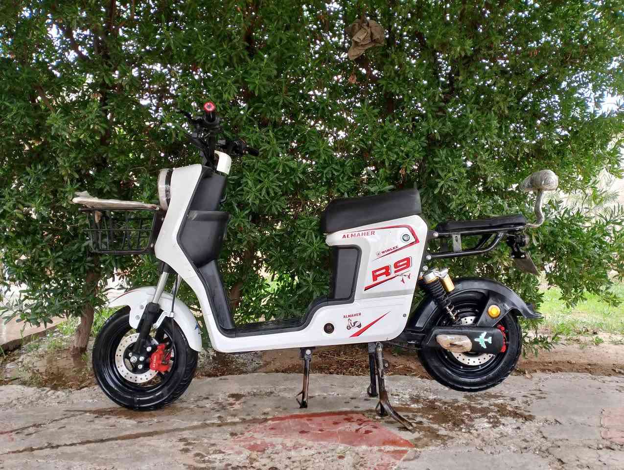 دراجة شحن R9
موديل 2025
5 بطاريات 
امبي ثري 
بصمه 
جهاز انذار مانع سرقه 
نضام رجوع للخلف R 
نضام باركينك
دراجة كاملة 
موجود خاص أو اتصال ***********
