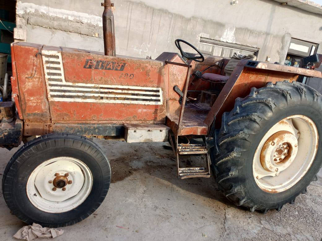 للبيع فيات موديل 82 رقم بابل الماني مكان واسط الصويرة استفسار عله هاذه الرقم ***********
