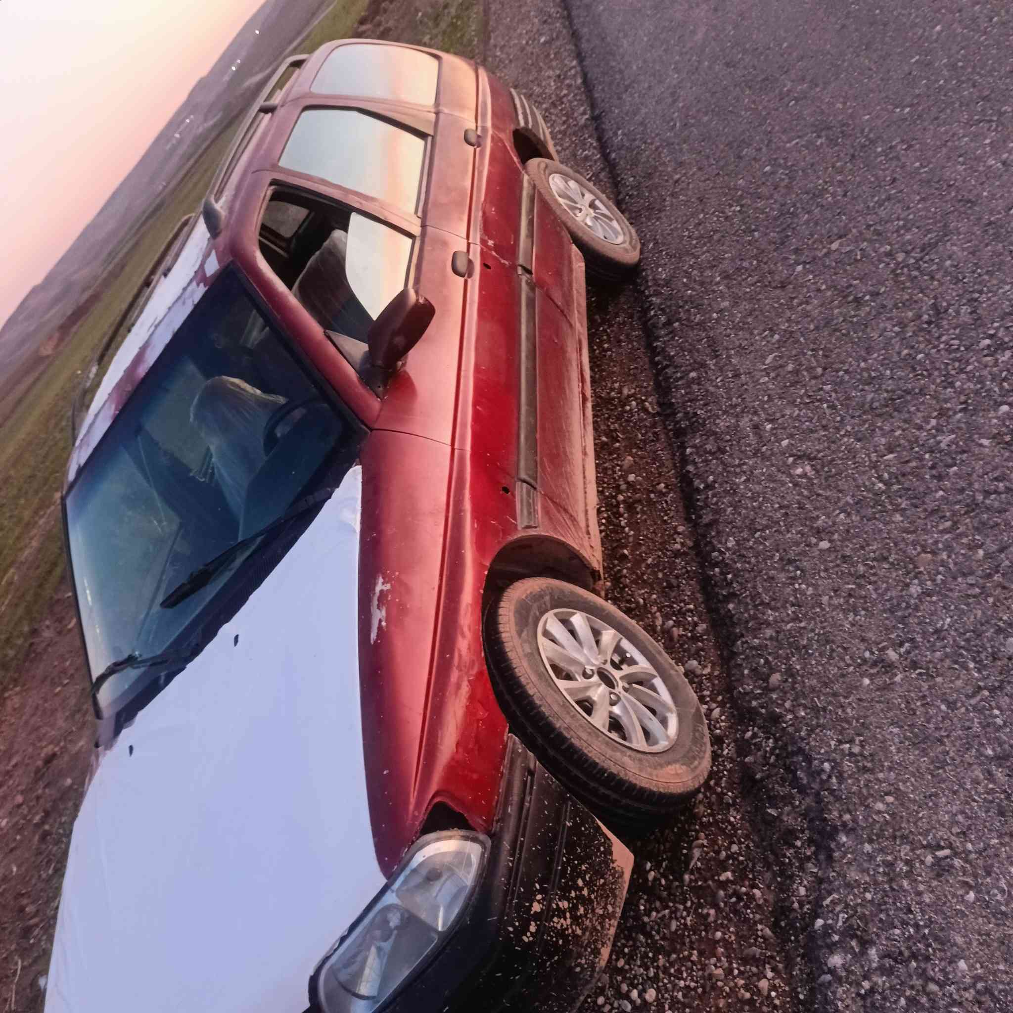 ا فورت موديل 1992 شرط الوكاله وتحويل محرك وكير شرط  السعر 9 وبيها مجال ***********
