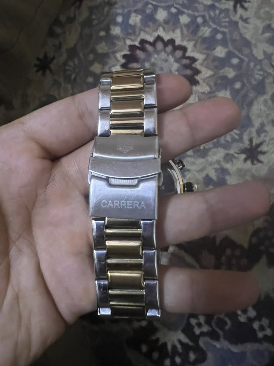 للبيع ساعة رجالية ماركة TAG Heuer Carrera 🔥
• تصميم يجمع بس الرسمي والسبورت فخم وأنيق
• وزنها ثقيل ومتينة تدل على جودتها
• حالتها نظيفة جداً مثل ما موضح بالصور استخدام قليل جداً


**إذا كنت صاحب هذا الإعلان وتريد حذفه لأي سبب، رجاءا أرسل رسالة إلى الدعم الفني**