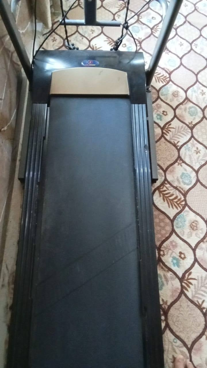 السلام عليكم لبيع جهاز جري وزن ١٥٠ الجهاز شغال ما بي كلشي السعر ٣٠٠ الاستسفار الاتصال على الرقم ***********
