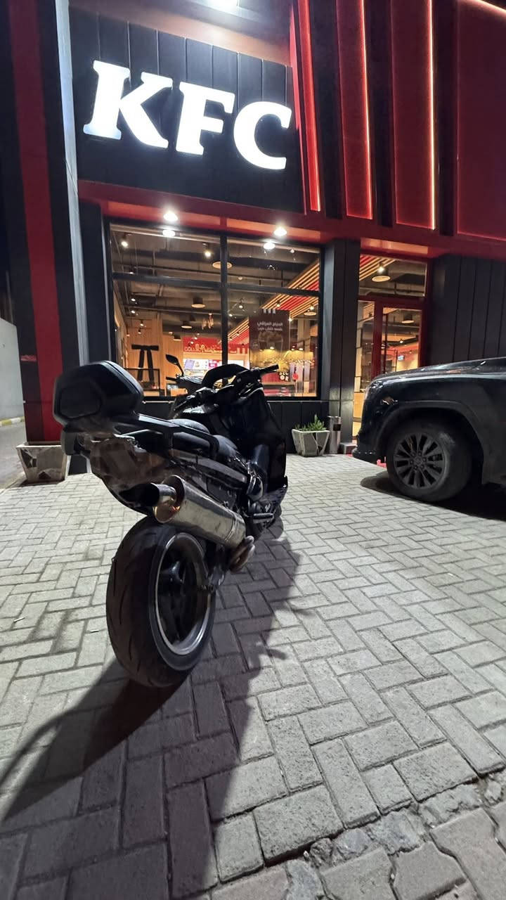 سلام عليكم تي ماكس 2011 دراجة كهربائيات  مكفولة و مكينة مكفولة من البكن و الدخان و النضوح و كلشي دراجة قوية بيهة كلج رياضي و تجوة و صالنصة حلزونية و كفرات البجم موجودة بدون المازدة فقط بيهة ملاحظات بسيطة  دراجة شكلهة مال لعب بس ما معلك بيهة و لا اعرف اعلك دراجة محافظ عليهة و ادامة كاملة دهن و ماي راديتر و بانزين محسن  سعر 23 و بيهة مجال شراي يتصل *********** مكاني المنصور او الاعظمية
