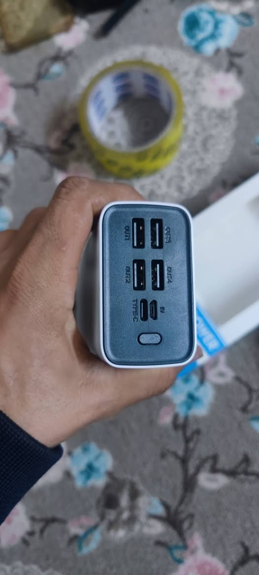 باوربانك 50000 ملي امبير 4 usb
pd40 wh  /usb 185 wh
 جديد  عصلي اول تم 25 الف


**إذا كنت صاحب هذا الإعلان وتريد حذفه لأي سبب، رجاءا أرسل رسالة إلى الدعم الفني**