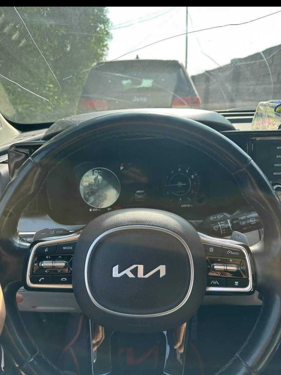 سورنتو ViP اعلا شي بل سورنتو رادارات امامي خلفي جانبي السيارة فول الفول موديل 2023 سعر مناسب بيها صبغ عام السيارة مابيها لا لغود ولا شواصي حتة البدنة الامامية بلادي بس حادثها طخطخة  السعر 177 حبايب معروفة مواصفاتها اعلا فئات مامتواجد خاص *********** مكاني بغداد
