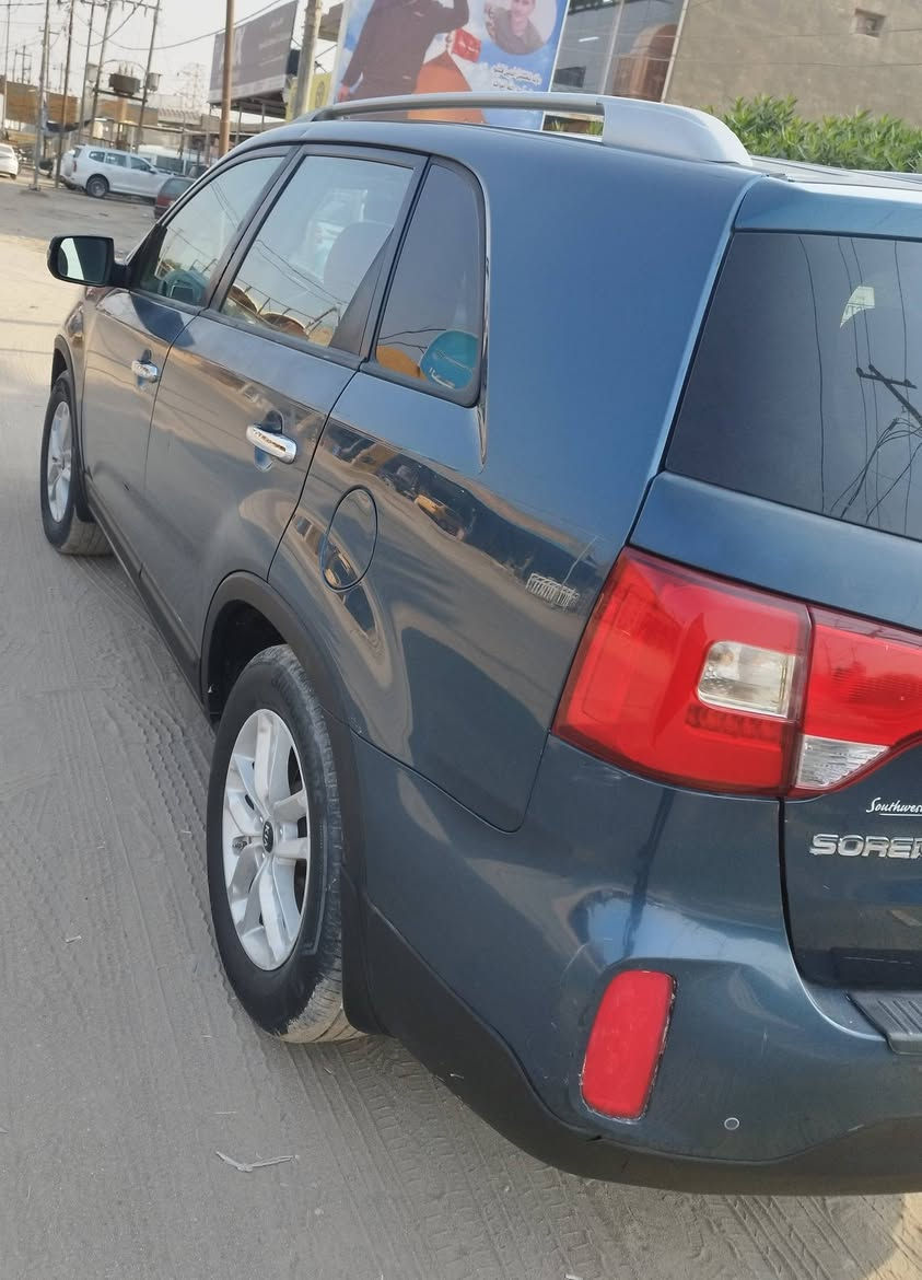 السلام عليكم
سورنتو 2015 وارد امريكي
ضررها جدا بسيط جاملغ وباب السايق ضربه بسيطة بدون دواخل 
بيها صبغ بالعراق جاملغ وبنيد فقط صبغ
محرك 2400 GDI
رقم مثانى مشروع وطني السنويه ل 2030 
مداور ثاني يوم 
مكاني بابل الكفل سعر 127 بيه مجال جدا بسيط
هــ ***********
