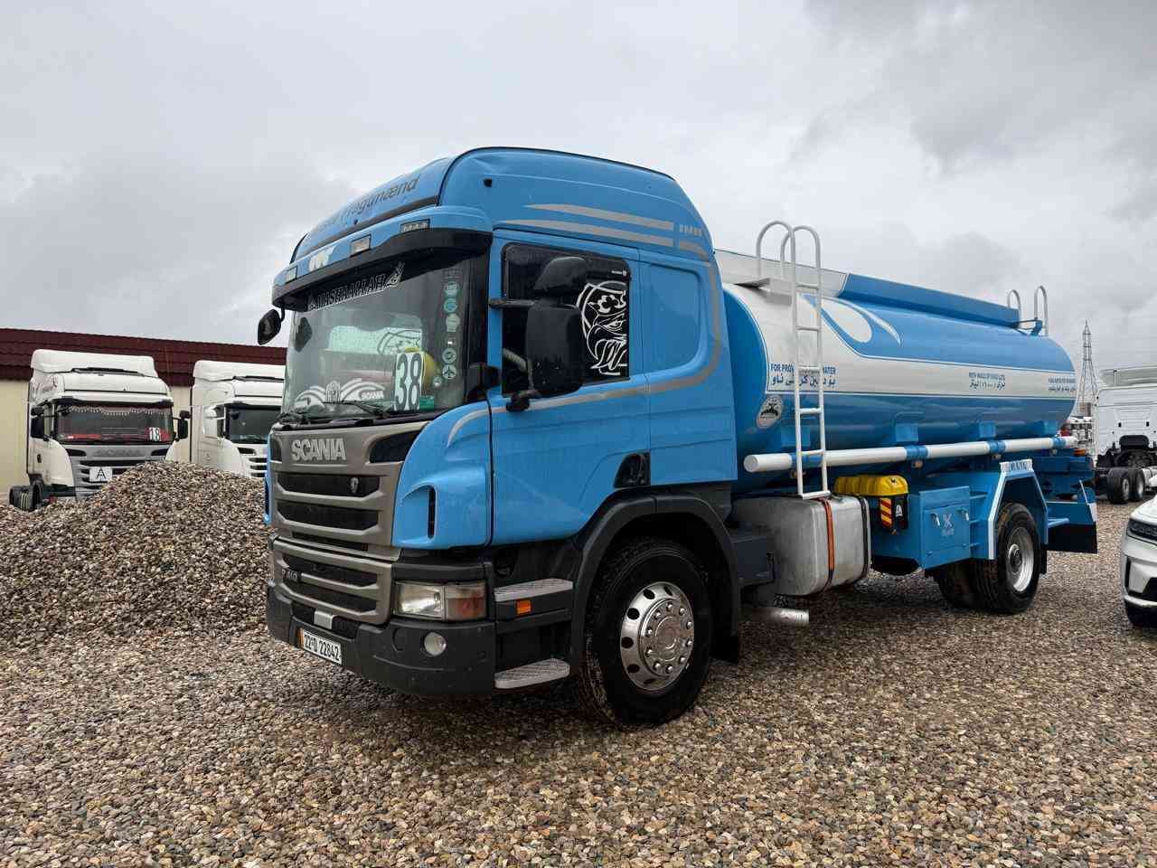 يا الله سلام عليكم اخوان سياره تنكر سكانيه موديل 2015سياره بعدها زيرو دخول جديد ما مشتقله بلا عراق يعني سياره كارتو صار يومين من اجت من اربيل سياره رقم اربيل هزه فحص سنويه صار يومين من صدرت من مرور اربيل تانكي زيرو تخم تاير ويل كب سياره بعدهي زيرو بسمي عنوان بصره سياره جانت كاتي سعر 360.     ***********
