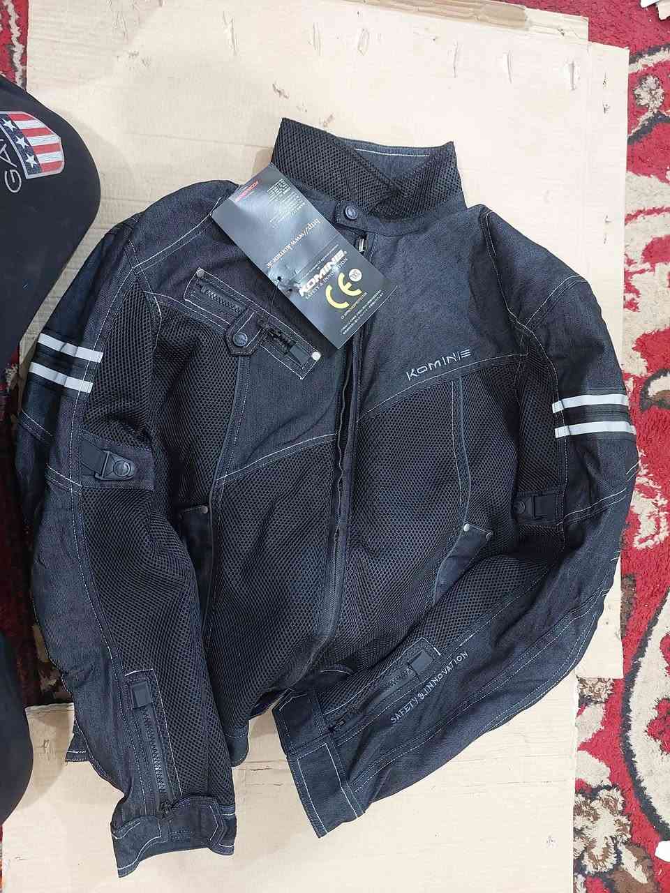 قمصلة دراجة سيفتي شي راقي داخل قطعتين صيفي شتوي كسارات كامل جديد ماملبوس سعر 55 الف توصيل موجود ***********
