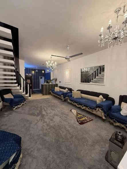 ▪️بيت للبيع طابو صرف يباع مع الاثاث 
🔸بناء حديث كونكريت مسلح مساحة 100 متر 5 في 20

▪️العنوان/  حي الفرات قرب شركة حمورابي

 ▪️البيت مكون من طابقين

🔸الطابق الاول صاله مفتوحة و مطبخ حار و بارد صحيات وحده وحمام واحد و غرفة نوم ، 

🔸والطابق الثاني صالة و غرفة  

للتواصل مراسلة الحساب او الاتصال واتساب*********** مراجعه المكتب العاصمة للعقارات والمقاولات العامه العنوان الديوانية ام الخيل ساحه الاحتفالات الديوانية ***********
