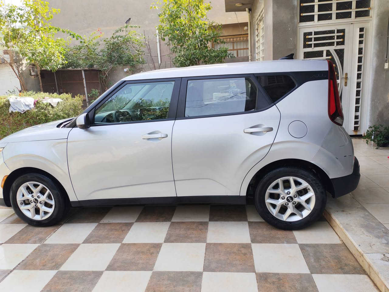 البيع صول موديل  2021 مكينه 2000دوش السعر 140وبيها مجال ***********
