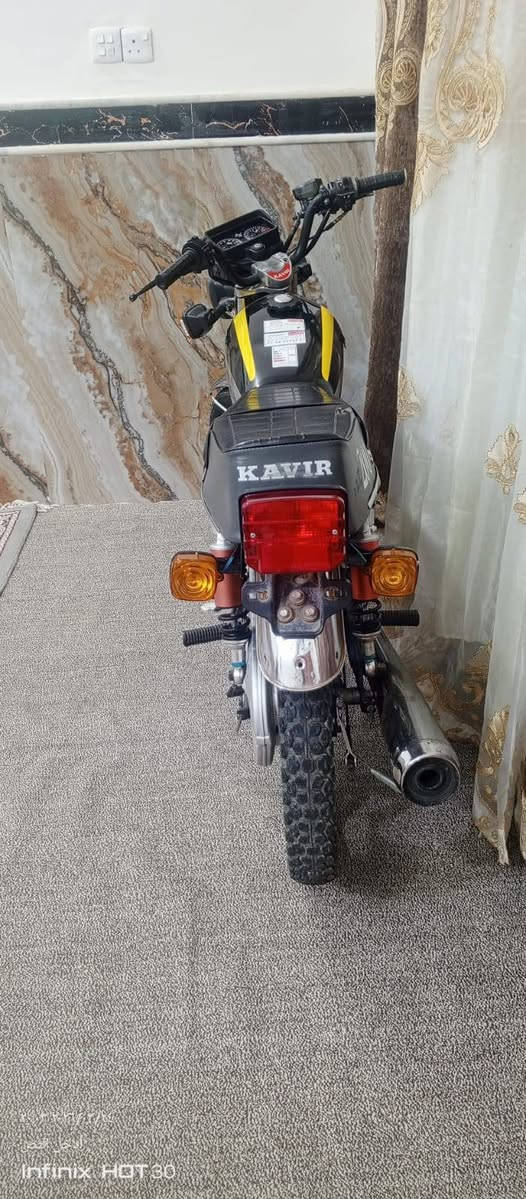 سلام عليكم دراجة تهريب كفير 3قطع للبيع مختمة الدراجة كفالة عامة برغي ما مفتوح على البلاد الشراي خاص او يتصل *********** 
وليريد واتساب هنا ***********
