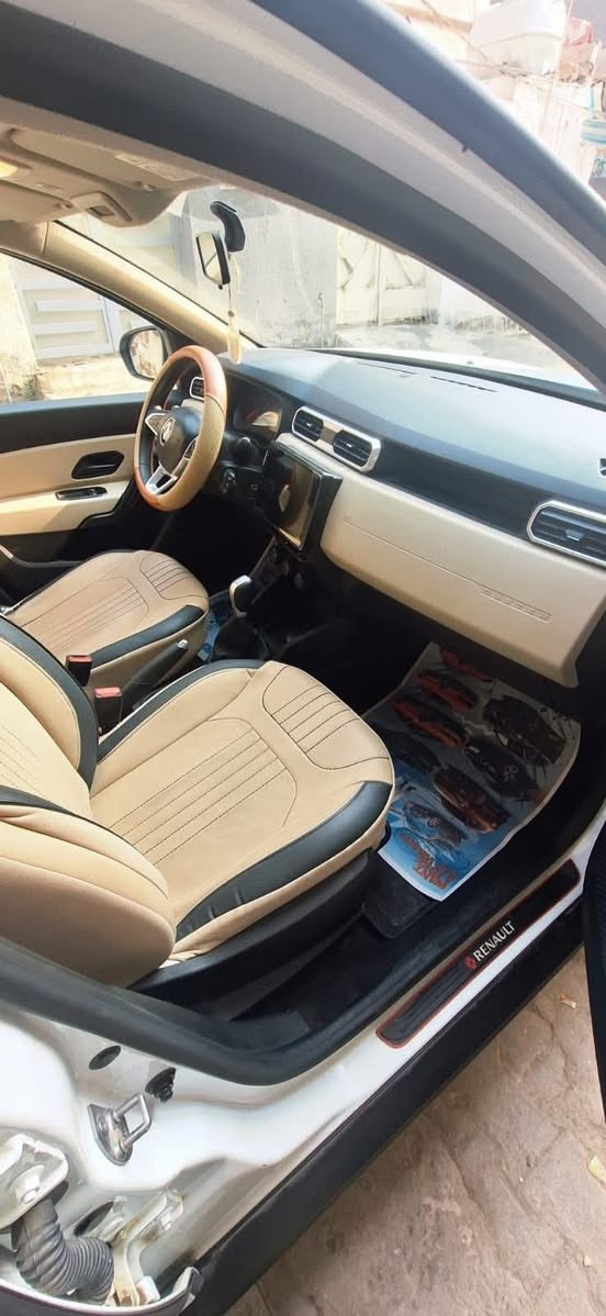 رينو داستر فرنسي  2021
ماشية 52,000 كيلو 
مكفوله محرك وكير 
كير أربع سرعات
محرك سعة 2000cc
اربعه سلندر 
استلام من الشركه 
صيانتها وتبديلات زيت المحرك من الشركه 
البطاريه  والاطارات جديده 
تدفئة تبريد 
قياس الاطارات  16
لون ابيض
كاميرا خلفيه 
حساسات خلفيه 
شاشه اندرويد
مكان السياره بغداد
للاستفسار ***********
