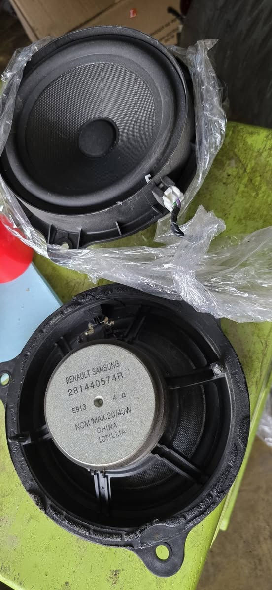 السلام عليكم ورحمة الله وبركاته اخواني الأعزاء أصحاب السيارات يوجد لدينا بك لايت
وامرايات وسماعات وبلكات ناريه مستعمل حاوية اصلي فقط للإستفسار الاتصال بالرقم ***********
