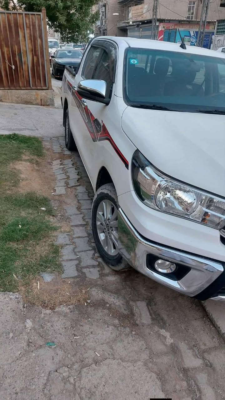 السلام عليكم
تويوتا هايلوكس رقم بغداد مشروع وطني 

 موديل 2023

ماشية  102 الف Km

فول مواصفات

ملاحظات موجودة بلمنشور + السيارة محولبة 

العنوان بغداد البلديات 

السعر ( 255 ) بيها مجال انشالله

للتواصل ***********
