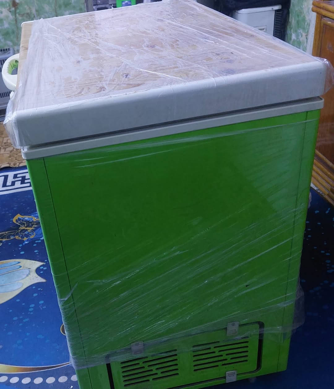 مجمده البيع حجمه سته قدم شغاله على الفحص سعره 125 
المكان بغداد مدينه الصدر  الكياره  استفسار   على رقم  ***********
