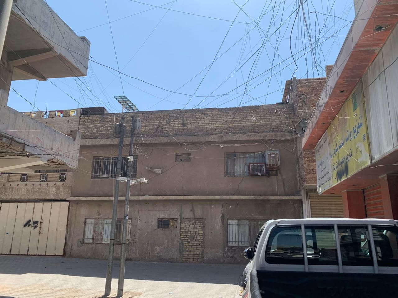 سلام عليكم 150 متر زنجيل عل سوك حي الجوادين وعل فرع لبيع المكان قرب سوق حي الجوادين رقم الهاتف (***********) (***********)وتساب

