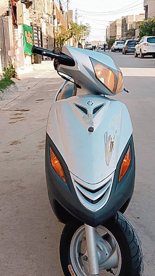 سلام عليكم دراجه ماكس 140كهربائيات كلها شغاله محرك جديد اشاير لايت دبلات سعرها 300 وبيها مجال الموقع زعفرانيه  الرقم***********
