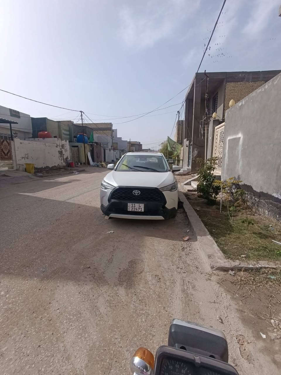 السلام عليكم سيارة كورلا كروس ٢٤ حادث غرق للبيع ٨٠  مكاني نجف +9647736071361
