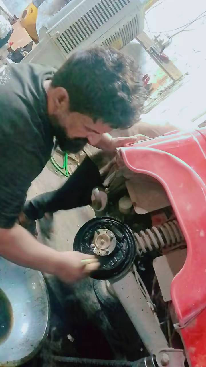 عدي قاسم فيتر كهربائى عام بيع جميع ادوات التكتك هاتف ***********موجود واتساب
