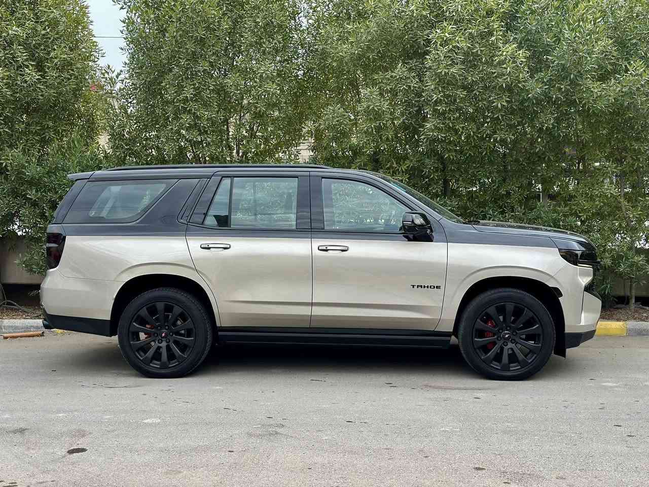 ⛔️⛔️مميزه جداً والوحيده⛔️⛔️
⛔️ تاهو الوحيده بهذا اللون 2021 
‏ Two colors تو كلر لونين بلادي ✅
⭕️ماشيه 26 الف كيلو حقيقي 
مغلفه PPF من ال2022 

مكانها بغداد ***********
