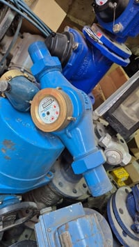 شركه ابو غازي الأولى بالعراق توزيع   عداد ماء ميكانيكي متوفر كميات كبي...