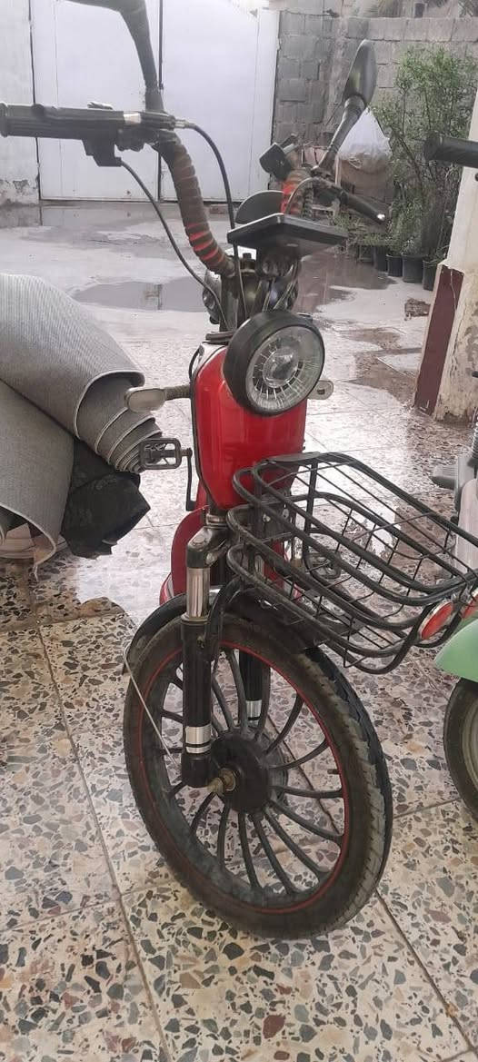 السلام عليكم هذني دراجات للبيع فول موصفات السعر الدراجه الأولى 250 وسعر الدراجه الثانيه 280 وبيهن مجال للطيبين العنوان بغداد الدورة البوعيثة بداية سيطره البوعيثة مجمع السلام رقم الهاتف ***********
