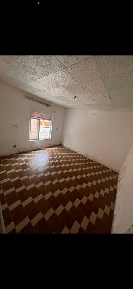 دار للإيجار طابق ارضي استقبال وطعام مطبخ حار وبارد صحيات غرفة نوم حديقه وگراج
حي الجهاد الضباط بخلف الشارع العريض

المساحه ١٥٠ متر

للتواصل واتساب ***********

