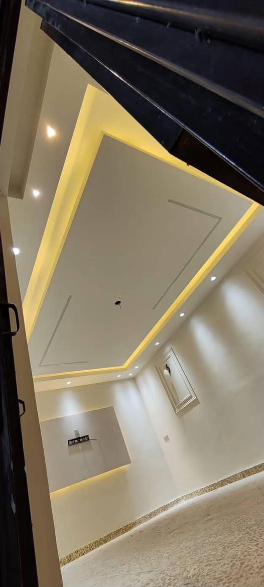 نرســم الخيـــال على أرض الواقع
رفيقكم في جميع الديكورات 
* اروع و أجمل التصاميم الهندسية
* أجود انواع الاصباغ 
* جبسن بورد
* ورق جدران بكل انواعه 
* ديكورات سحب ملكي
* سقف بوكس فلين مضغوط مع CNC
* ترميم المنازل القديمه 
* جام كريستال 
* بديل الخشب
* بديل الرخام 
* كافة النقوش الحديثة 
* صبغ الدور والمحلات و الواجهات🏠
للاستفسار مراسلة الصفحة
او الاتصال على ***********  جميع مناطق البصرة
