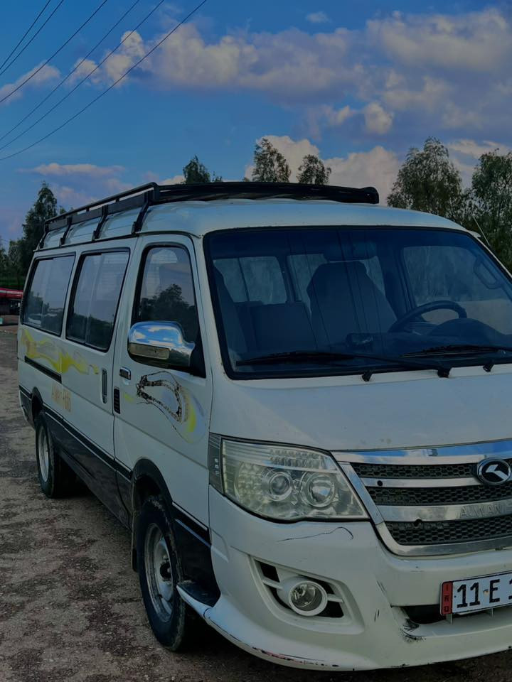 للبيع اللوان فوتو 2017
السيارة باسمي، والتحويل ثاني يوم
رقمها بغداد 
مصفرة: هيئة وغرامات
خطها حسينية - باب الشرجي
محرك مكفول
جاهزة من كلشي، گبل للشارع

السعر 83 ورقة
وبيها مجال بسيط 
للاستفسار : ***********
