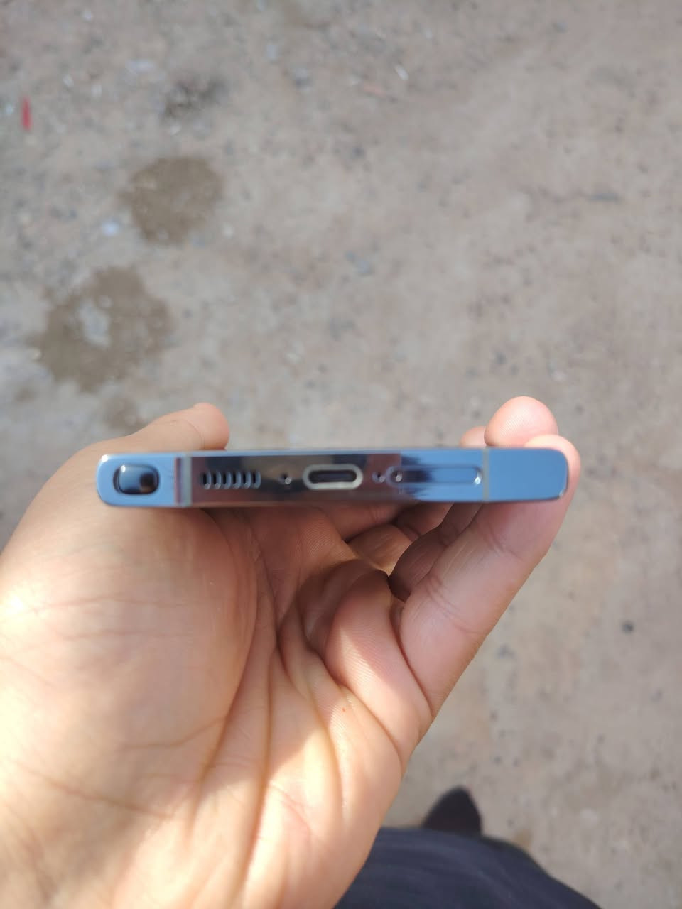 تليفون اس 23 التره لون زيتوني  ذاكره 256 شريحه وحده بدون ملحقات مكسوره الشاشه مالته للبيع  سعره 300 وبي مجال الشراي الشاشه طافيه وكع مني ونكسر  يراسل وتساب فقط هاذه رقمي ***********
