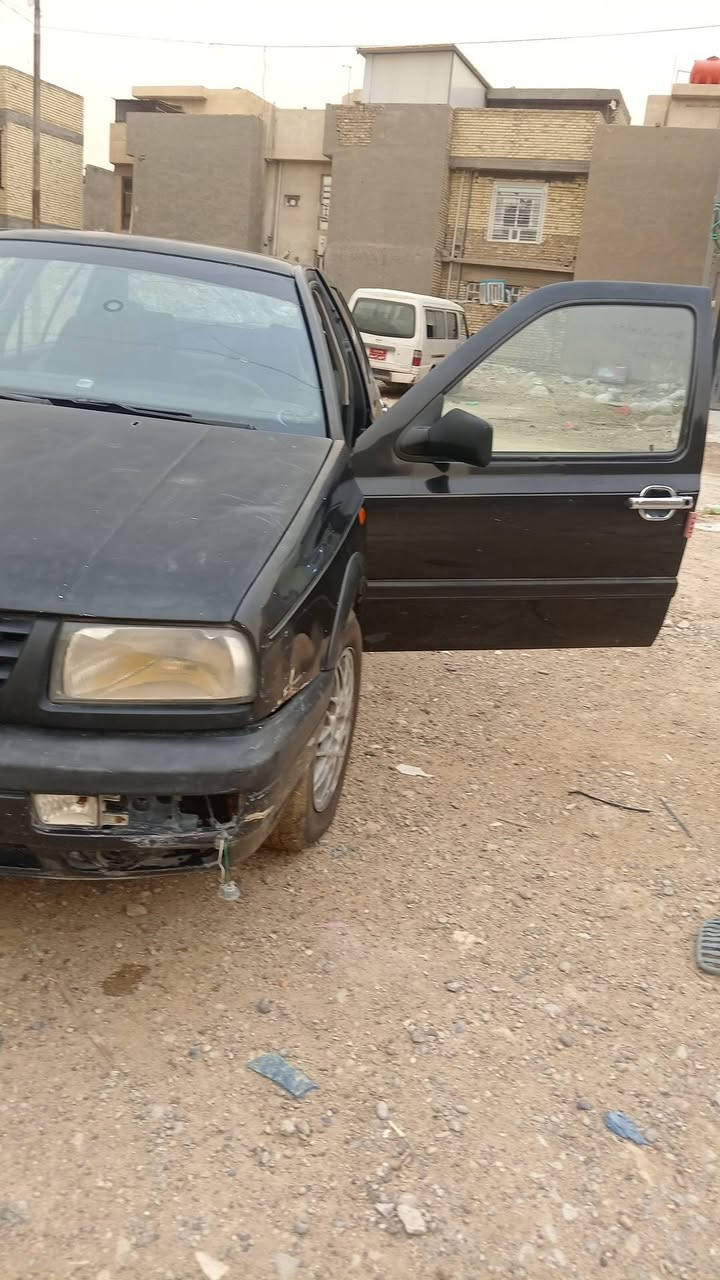 سلام عليكم لبيع كولف جيتا افنتو موديل ٩٤ رقم بغداد انكليزي اسمي  سنويه ٢٩ مكينه 2000 كير اتو كهربائي خير من الله تبريد شغال
مكان بغداد الغزاليه *********** سعر ٣٥ بيه مجال
