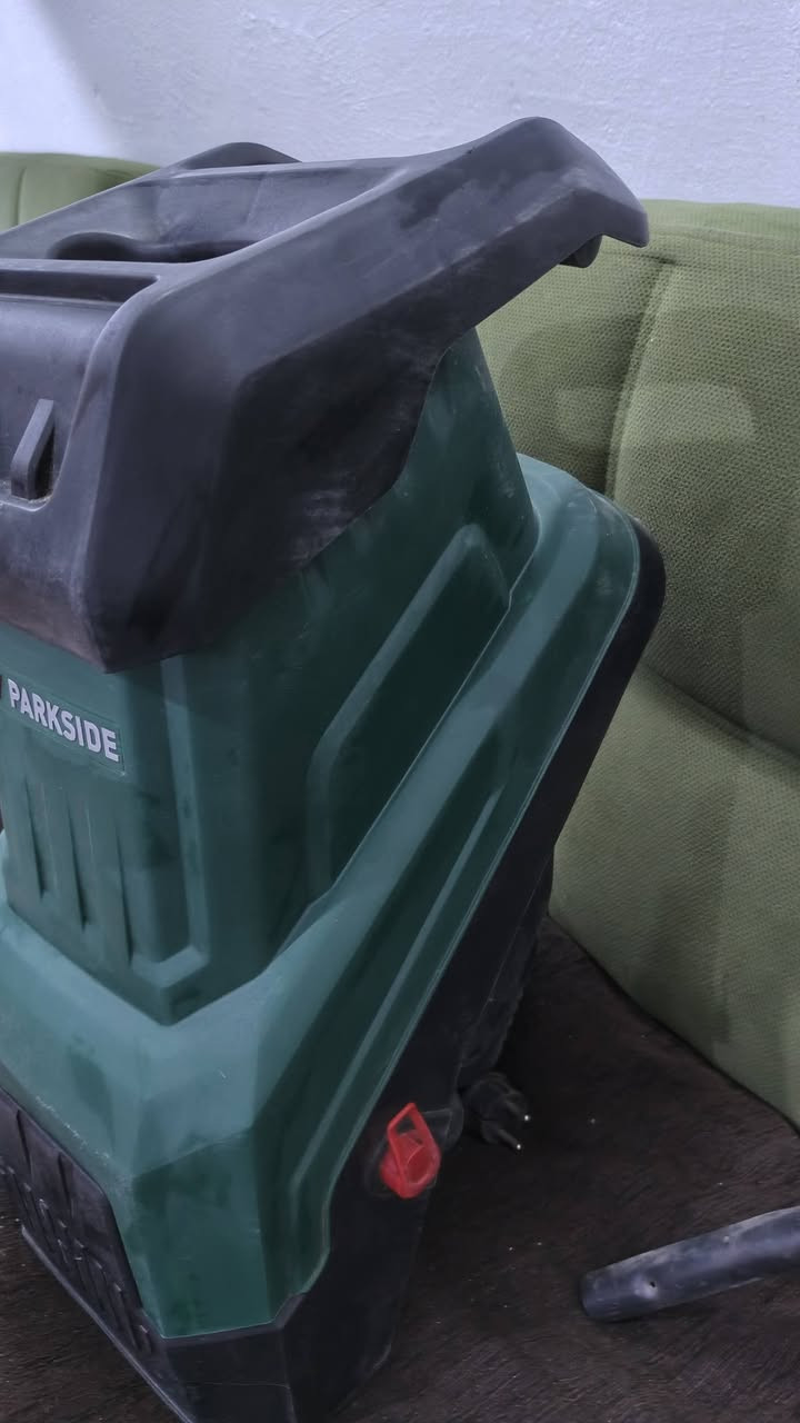 مثرامه جديده تعمل لثرم الاشجار والاعشاب لعلف الحيواني والطيور للاستفسار ***********
