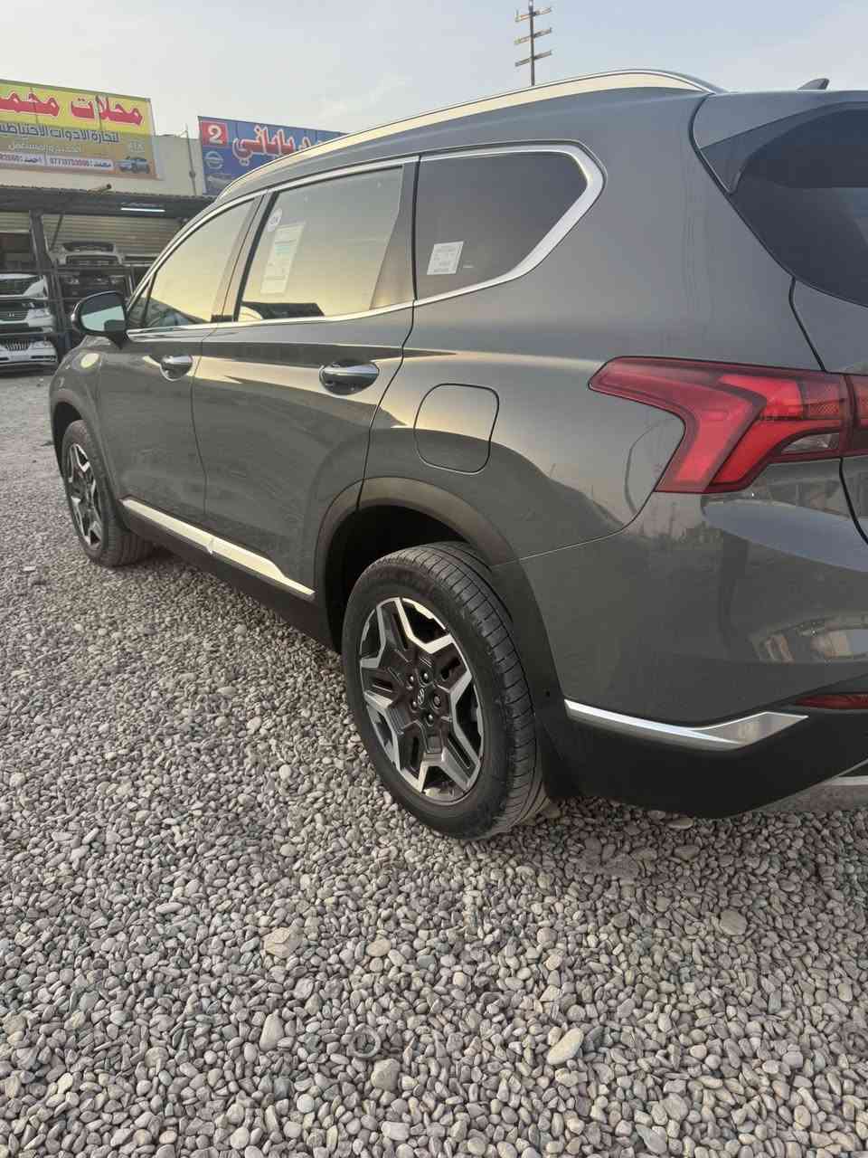 السلام عليكم للبيع

سنتافي كالكرافي فول الفول اعله فئه بالسنتافي

مواصفات بالسايد 
حادث بنيد بدون دواخل 

موديل 2023
رقم بغداد 

المواصفات :

محركها 1600 " توربو 281 حصان (اقوى عزم من الستة سلندر و اقتصا

  كير  8 نمر  دبل كلج 

1- تشغيل بصمة و تشغيل عن بعد

بصمة دخول و بصمة خروج

السيارة تتقدم و تترجع من البصمة

2- فتحة سقف بنوراما 

سقف كنتارا

3- _4_كامرات 360 درجة

4- _12_ حساس و رادرات 360 درجة 

خاصية الاوتو بارك 

رادار امامي خلفي توقف ذاتي رادار جانبي تنبيه و نقاط عمياء

5- جميع الكشنات كهرباء 

جميع الكشنات جلد

كشنات امامية تدفئة تبريد 

الكشنات الخلفية تدفئة

كشن سايق خزن وضعيات

مع بردات خلفية بلاد

6- اشاير بالمري

مري شفط 

مري قلاب مع البك

7- شاشة كبيرة معَ نظام سماعات هارمن كاردن 16 سماعة

مع نظام Apple CarPlay, Android Auto

ايضاً انارة محيطة داخل السيارة متغيرة الألوان 

مع نظام شحن وايرلس للهاتف

ايضاً اوامر صوتيه

8- اربع انظمة قيادة (سبورت ،كومفورت ، ثلجي ، سمارت)

عداد السرعة في شاشة السائق يتغير حسب نظام القيادة

مع نظامHTRAC ( الدفع الرباعي)

مع نظام نزول المنحدرات

9- هاند بريك بصمة

نظام اوتو هولد

10- داتشو بالجامة الامامية للسائق لعرض السرعة و تحذير المسارات

11- لايت امامي اربع عدسات زنون عالي ناصي مع لد نهاري 

بك لايت لد 

اشارة ترحيب عند الاقتراب من السيارة

12- صندوك شفط كهرباء ايضاً فتح تلقائي 

14- كامرات اشارة في شاشة السائق 

15- ويل كب حجم 20

16- نظام اطفاء و اعادة تشغيل الاقتصادي في الأزدحام 

17- تدفئة بالستيرن ، شفتات بالستيرن

المواصفات بعد هواي بيها

السعر ٢٣٠ ورقة وبيها مجال بسيط

مكاني : ديالى 

للاستفسار : ***********
