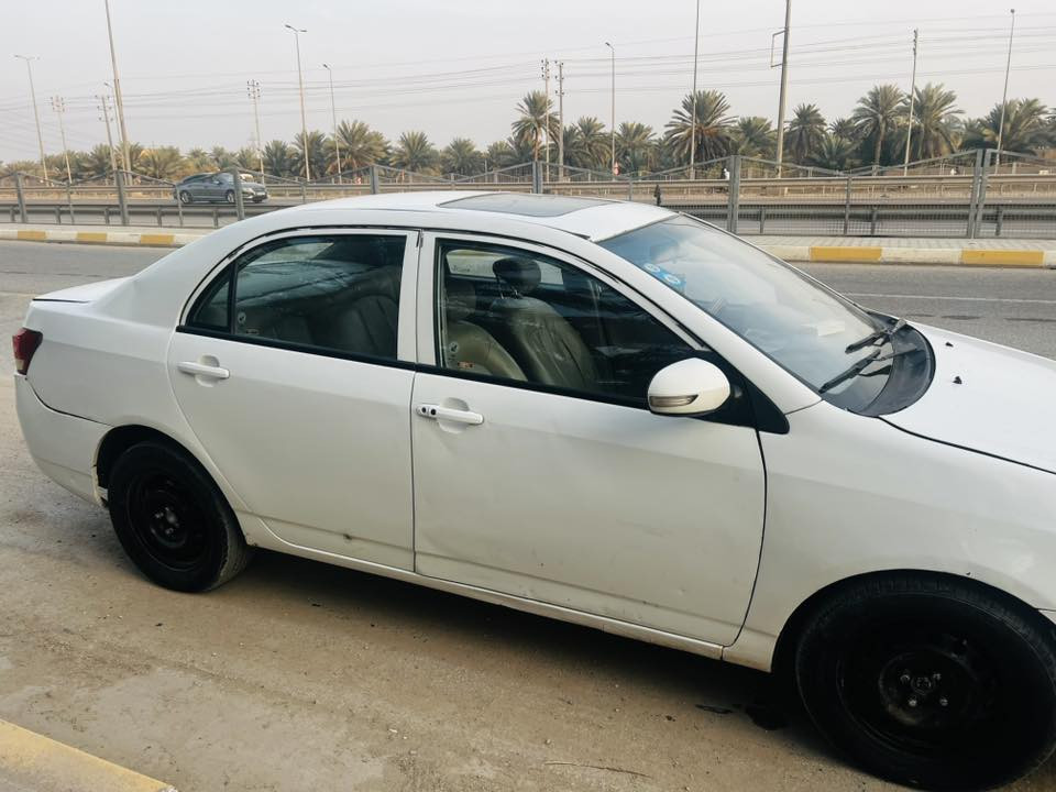 سلام عليكم بي وايدي 2015 رقم ميسان جديد سياره بسمي تحويل ثاني يوم هزه بعده مساقطه سياره فول موصفات بصمه فتحه شاشه كير اوتو بيه بابين صبغ جهة لعبري صالي يومين من مسويه ادامه كامله نوزلات بلكات درايم شفت جديد  كير ومحرك خير من الله سياره جاهزه 
سعره 44 وبيه مجال 
مكان سياره كربلاء
***********
***********
