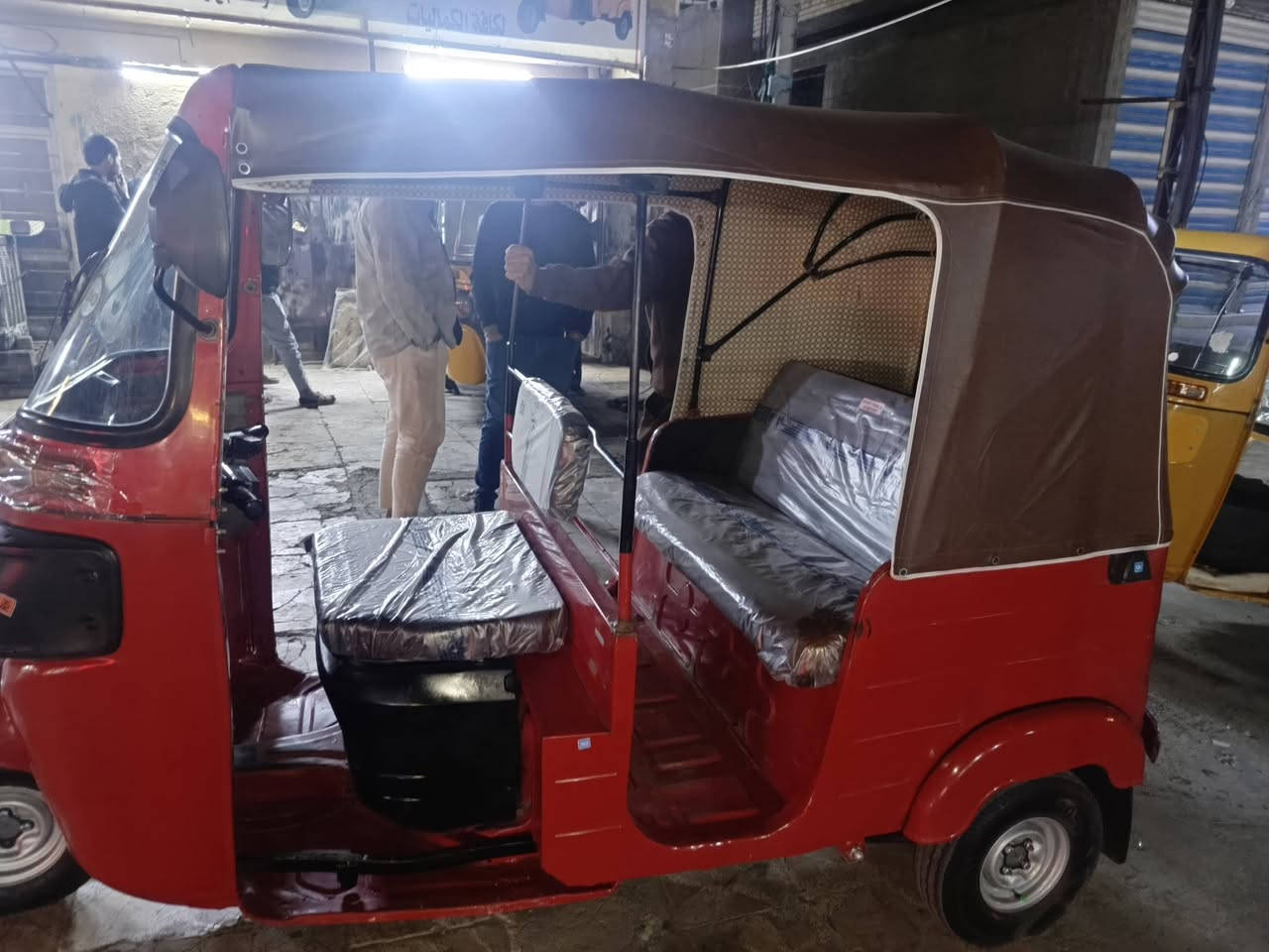 سلام عليكم للبيع 18 شهر  رقم وسنوية تحويل ثاني يوم تكتك جاهزة اي نقص مابيه شراي  يتصل *********** مكان بغداد مدينه الصدر
