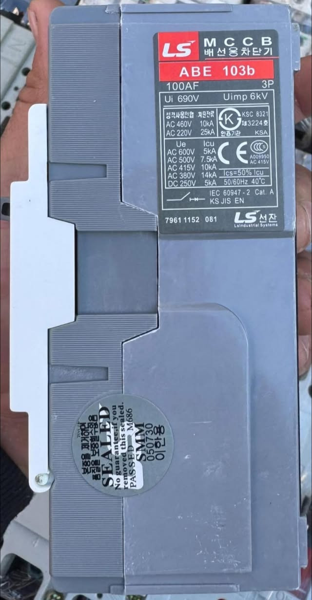 ألسلام عليكم يتوفر 

قاطع Ls ١٠٠ أمبير ثلاثي جديد بالكارتون 

                               👈١٠ ألاف 👉

بغداد عكد النصارى 
وتوجد خدمه توصيل 
***********
