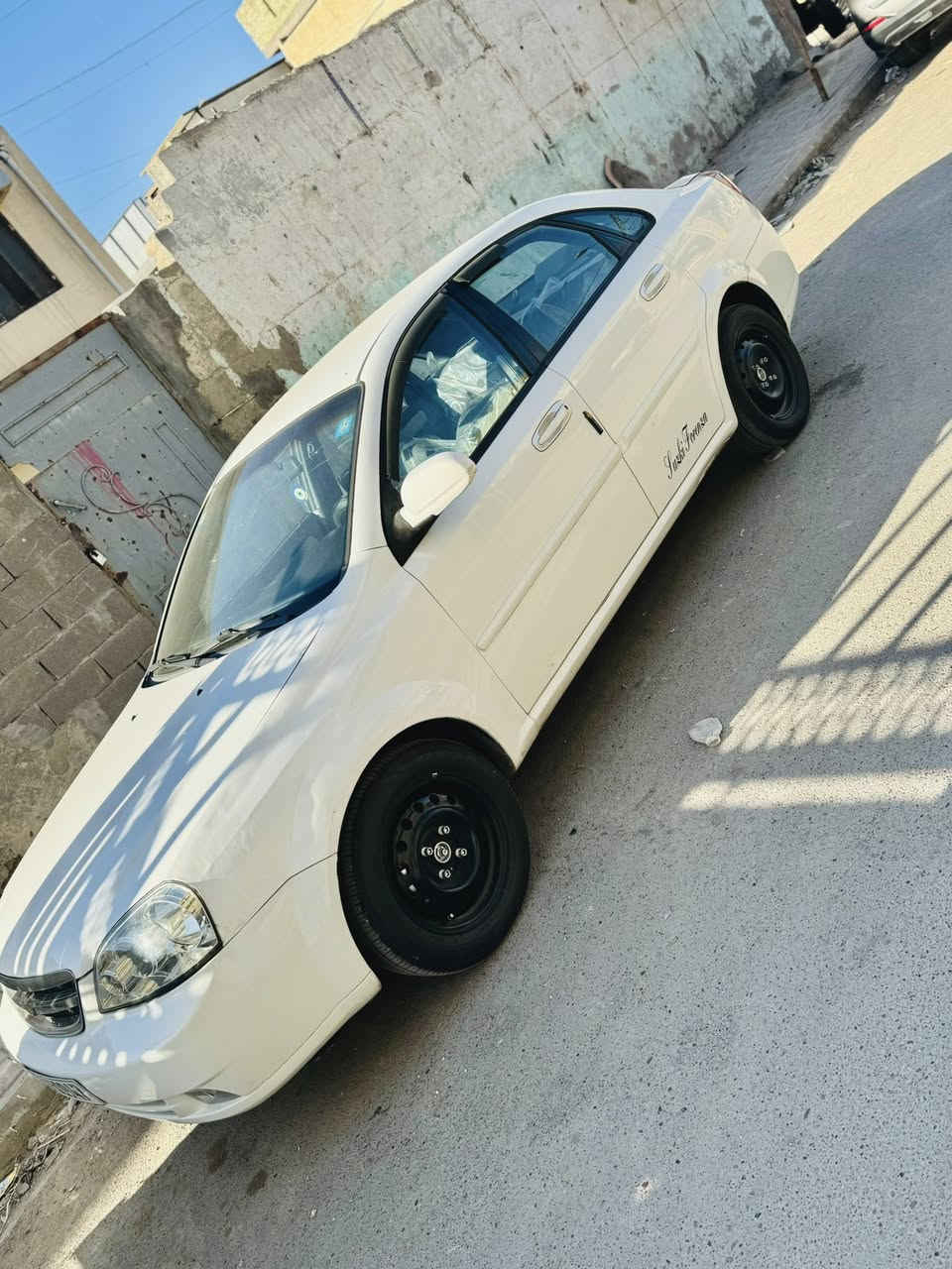 السلام عليكم
فورنزا موديل 2007

رقم بغداد دولي هزه جديد）
شرط التحويل
بيهه قطعتين صبغ فقط (جاملغ خلفي وجنطه)

كير وتماتيك ب

صدر امامي شاده جديد 

صدر خلفي شاده  جديد

تخم تاير وتخم ويل جدد 

كهربائيات كلها شغاله بلاديه 

سنتر لك  

مسجلهه بلادي 

داخلها جديد بلادي 

السياره داخل وخارج فول نضافه
  

ترايها صفرر وأحله من الصور 

مكانهه بغداد 

(السعر  69) بيها مجال قليل 

***********
