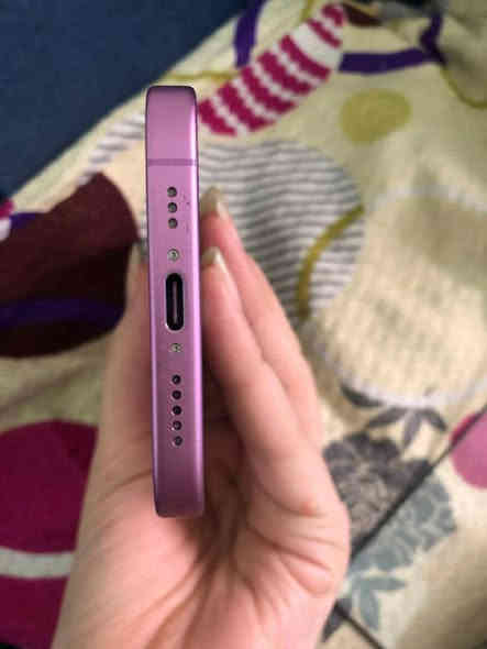 سلام عليكم ايفون ١٦ ماستر شرق أوسط ذاكره ١٢٨ كامل ملحقاته بطاريه 96 جهاز نظافته ١٠٠ لوك سعر 870 مكاني بغداد الحريه***********
