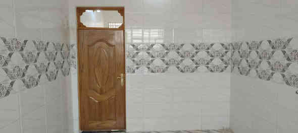 السلام عليكم عندي بيت بلعباسيه بحي الشهداء بيت يتكون البيت من غرفتين وصاله ومطبخ واستقبال وبيتونه صحيات داخليه وخارجيه البيت طابو زراعي المساحه ١٥٠ متر الاستفسار على هذا الرقم *********** اني مكلف بلنشر اتصل على الرقم
