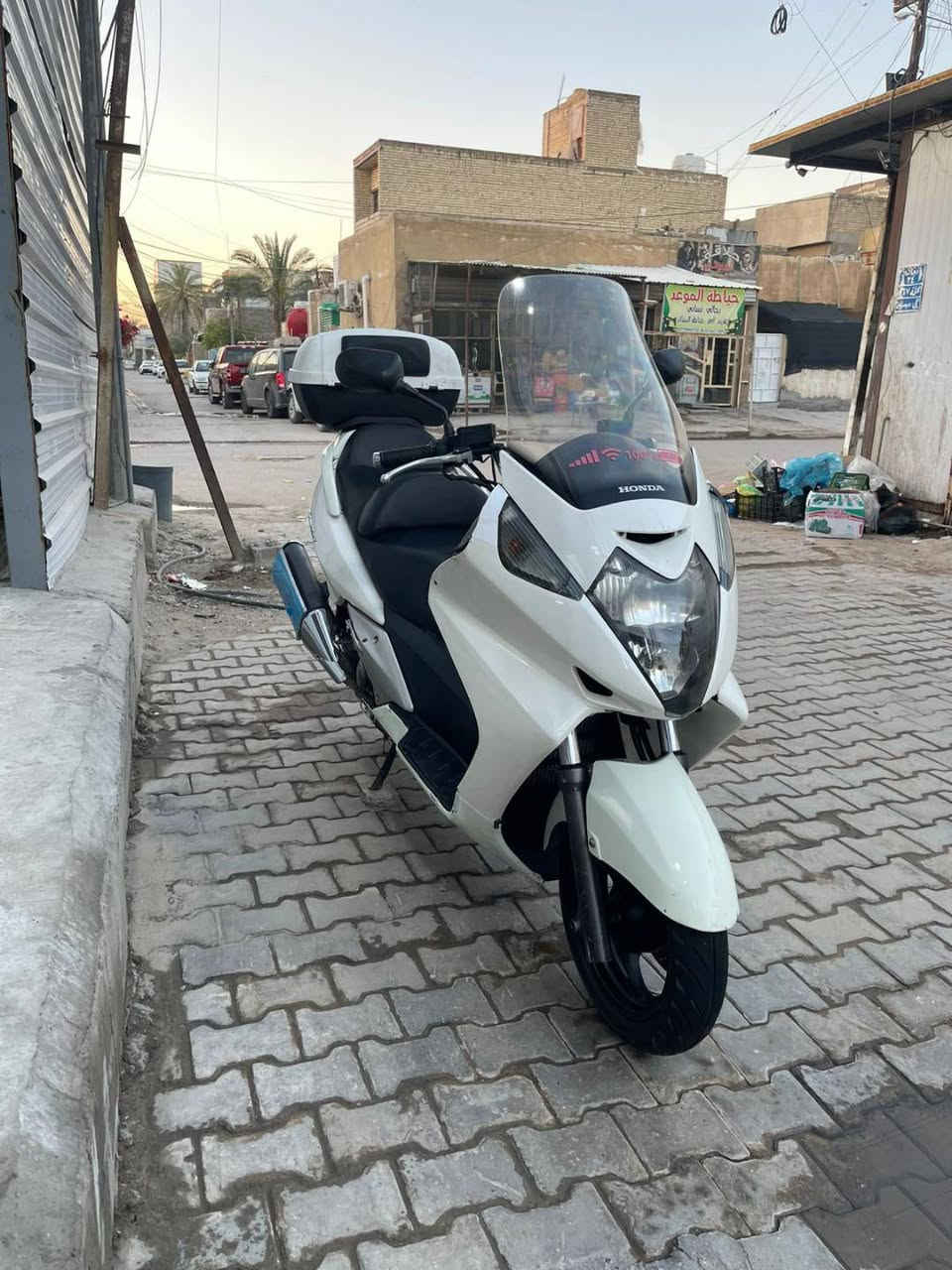 سلام عليكم ادامه عامه بيها تلحيض بلكفر البجم الامامي يرادله تطبيك سلفر ونج للبيع مكينه حلوه مابيه نقص عليها السعر بلاش خاص مكينه 400مكاني بغداد البياع ***********
