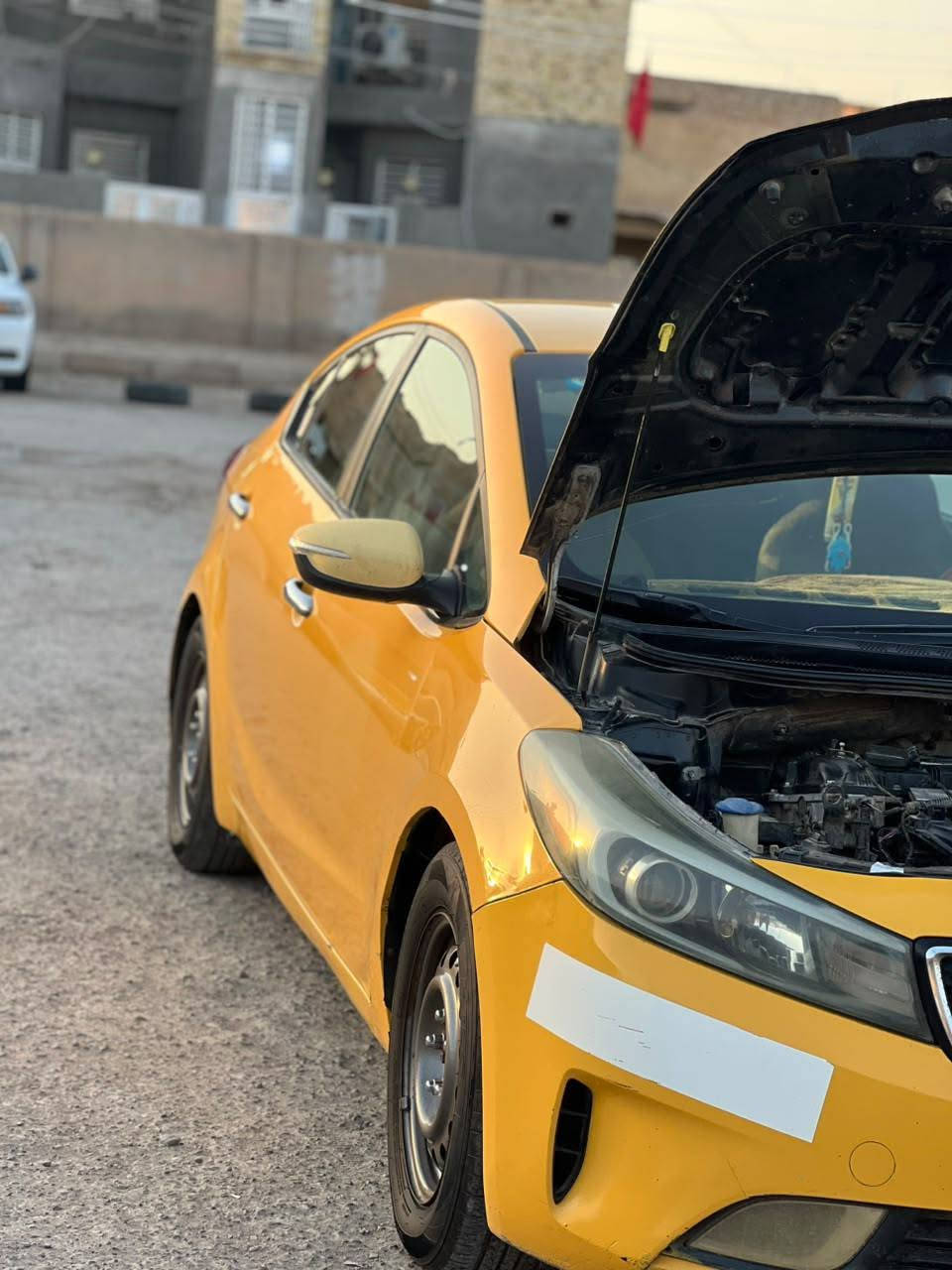 سلام عليكم 

للبيع 
سياره فورتي موديل 17 امريكي ظربتها جاملغ وبنيد بس كفرات ماعابر 
 محركها 2000  سياره جديده وجاهزة للخير 
محرك دوش كير اي تي المرغوب 
تبريد منظومة كامله كله جديد حداديه جديده تخم تاير باتري جديد لايت زنون مصفره هيئة مرور رقم 
 ذي قار دولي بسمي السيارة 
خط جوال مكاني شطره برغي ماعوزها كبل ل الشارع
 سعرها 110
تصال ***********
