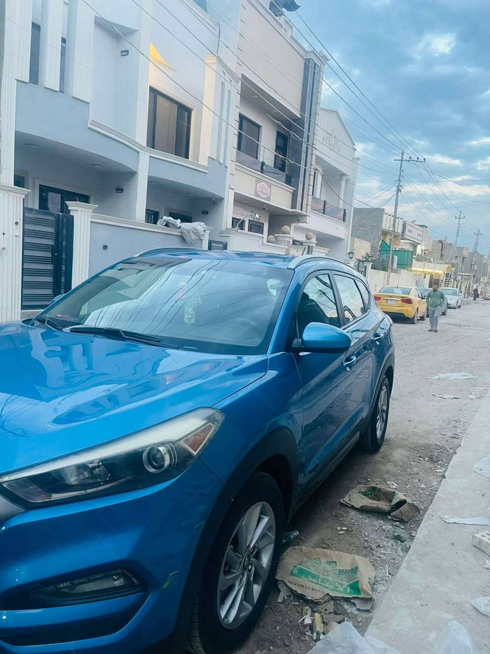 السلام عليكم
توسان للبيع موديل ١٦
وارد أمريكي حادث فقط بنيد مكفوله من الدواخل مع فتح جاملغ  مع بارد كد شبر باب عكس السايق 
مكينه ٢٠٠٠
رقم بغداد 
السعر ١٤٥
مكان السياره بغداد حي الجهاد 
***********
